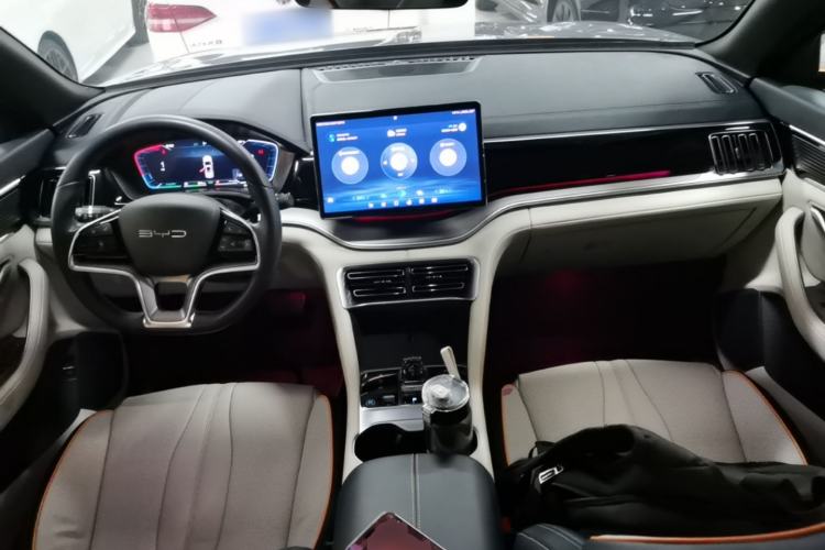 Used BYD Song PLUS New Energy 2023 Champion Edition DM-i 110KM Flagship PLUS Center Console
