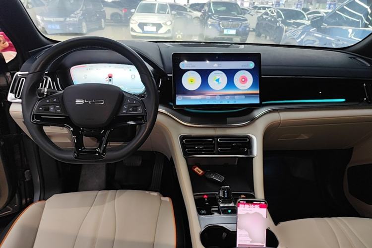 Used BYD Song PLUS New Energy 2023 Champion Edition DM-i 110KM Flagship Model Center Console