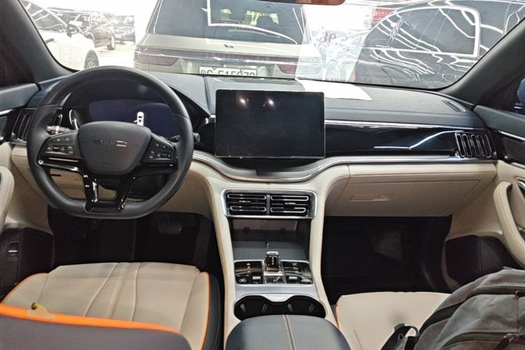 Used BYD Song PLUS New Energy 2023 Champion Edition DM-i 110KM Flagship Model Center Console
