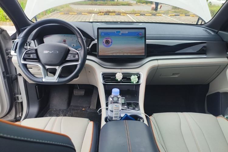 Used BYD Song PLUS New Energy 2023 Champion Edition DM-i 150KM Flagship PLUS Center Console