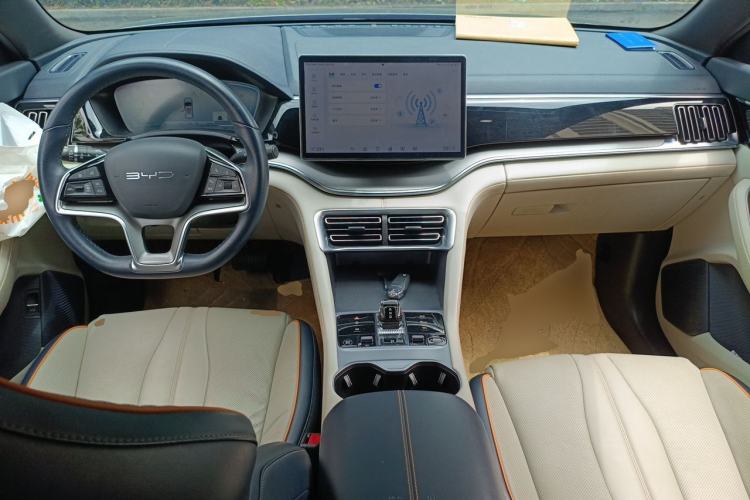 Used BYD Song PLUS New Energy 2023 Champion Edition DM-i 110KM Flagship PLUS Center Console