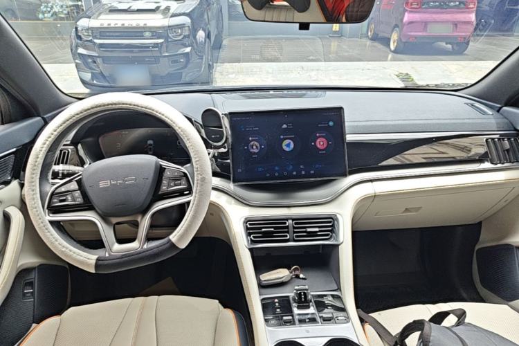 Used BYD Song PLUS New Energy 2023 Champion Edition DM-i 110KM Flagship PLUS Center Console