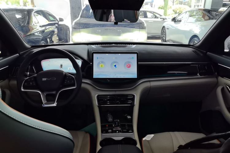 Used BYD Song PLUS New Energy 2023 Champion Edition DM-i 110KM Flagship PLUS Center Console