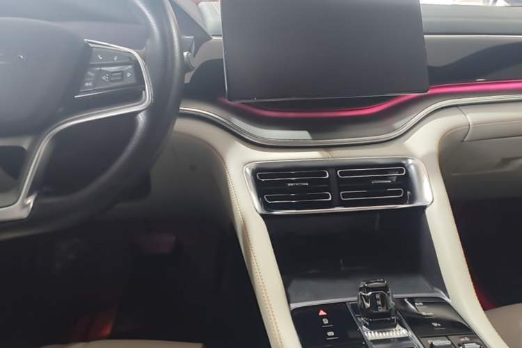 Used BYD Song PLUS New Energy 2023 Champion Edition DM-i 110KM Flagship PLUS Center Console