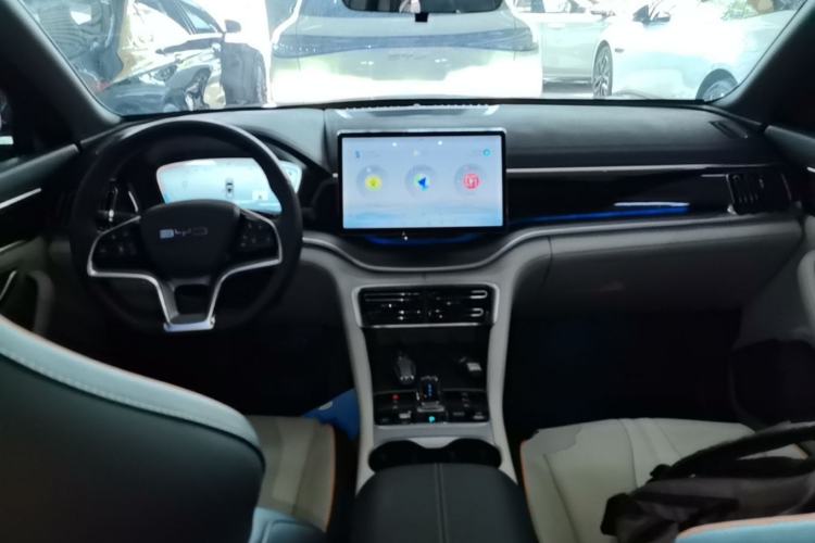 Used BYD Song PLUS New Energy 2023 Champion Edition DM-i 110KM Flagship PLUS Center Console