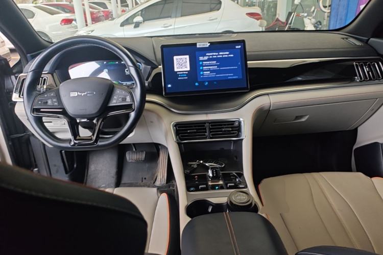 Used BYD Song PLUS New Energy 2023 Champion Edition EV 520KM Prestige Model Center Console