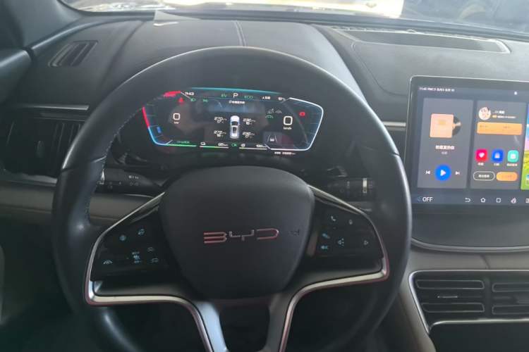 Used BYD Song PLUS New Energy 2023 Champion Edition DM-i 110KM Flagship PLUS Center Console