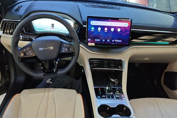 Used BYD Song PLUS New Energy 2023 Champion Edition DM-i 110KM Flagship Model Center Console