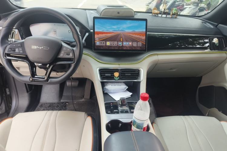 Used BYD Song PLUS New Energy 2023 Champion Edition DM-i 110KM Flagship Model Center Console