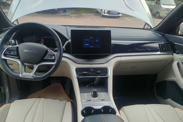 Used BYD Song PLUS New Energy 2023 Champion Edition DM-i 110KM Flagship PLUS Center Console