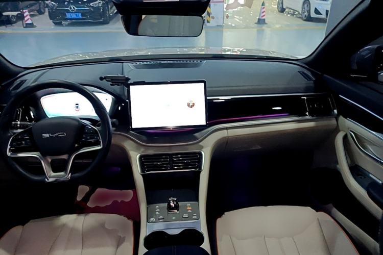Used BYD Song PLUS New Energy 2023 Champion Edition DM-i 110KM Flagship PLUS Center Console