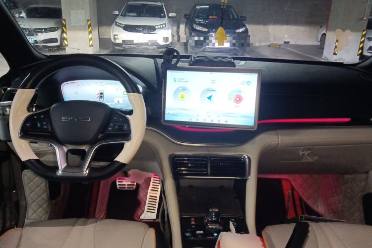 Used BYD Song PLUS New Energy 2023 Champion Edition DM-i 150KM Flagship PLUS Center Console