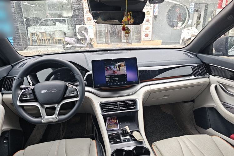 Used BYD Song PLUS New Energy 2023 Champion Edition DM-i 150KM Flagship PLUS Center Console