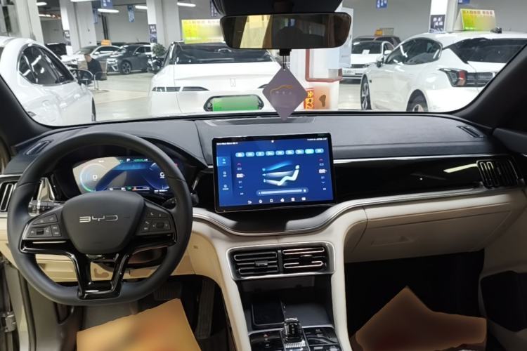 Used BYD Song PLUS New Energy 2023 Champion Edition DM-i 110KM Flagship Model Center Console