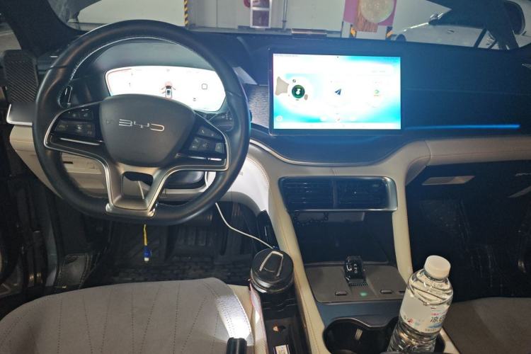 Used BYD Song PLUS New Energy 2023 Champion Edition DM-i 110KM Flagship PLUS Center Console