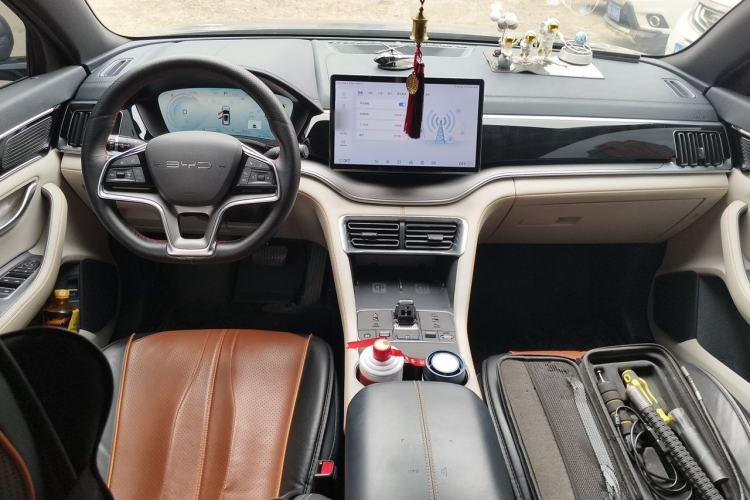 Used BYD Song PLUS New Energy 2023 Champion Edition DM-i 150KM Flagship PLUS Center Console