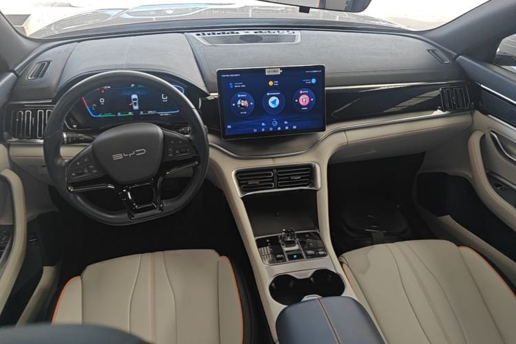 Used BYD Song PLUS New Energy 2023 Champion Edition DM-i 110KM Flagship Model Center Console