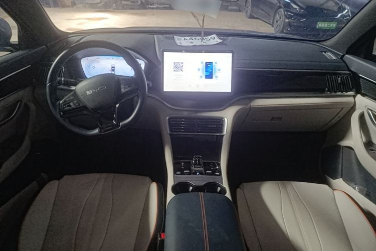 Used BYD Song PLUS New Energy 2023 Champion Edition EV 520KM Prestige Model Center Console
