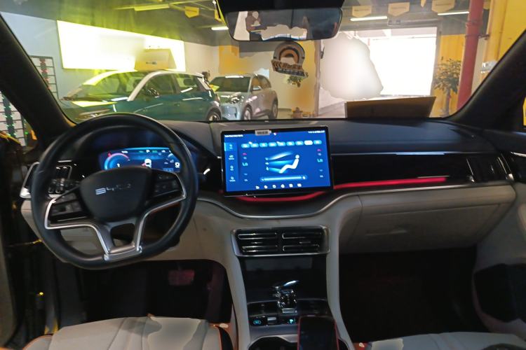 Used BYD Song PLUS New Energy 2023 Champion Edition DM-i 110KM Flagship PLUS Center Console