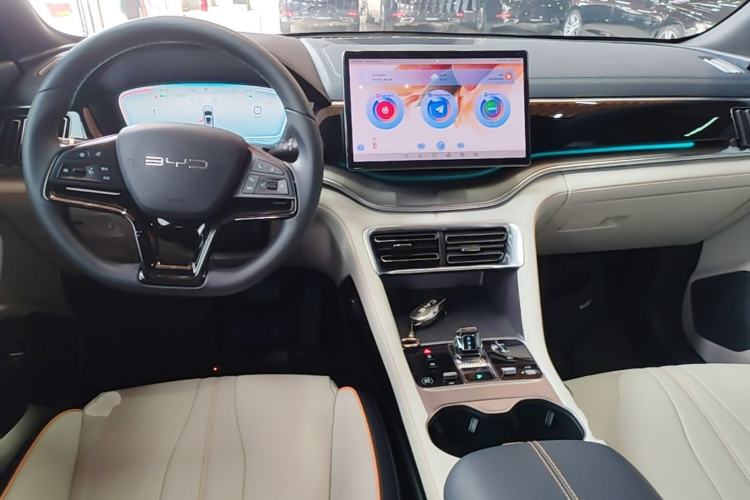 Used BYD Song PLUS New Energy 2023 Champion Edition DM-i 110KM Flagship Model Center Console