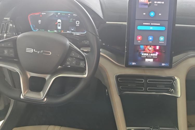 Used BYD Song PLUS New Energy 2023 Champion Edition DM-i 110KM Flagship PLUS Center Console