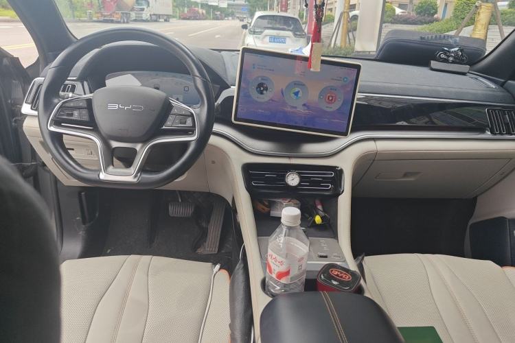 Used BYD Song PLUS New Energy 2023 Champion Edition DM-i 150KM Flagship PLUS Center Console
