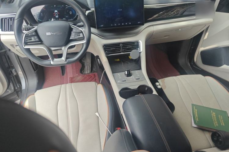 Used BYD Song PLUS New Energy 2023 Champion Edition DM-i 110KM Flagship PLUS Center Console