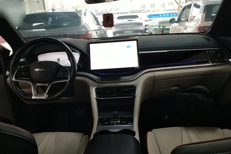 Used BYD Song PLUS New Energy 2023 Champion Edition DM-i 110KM Flagship PLUS Center Console