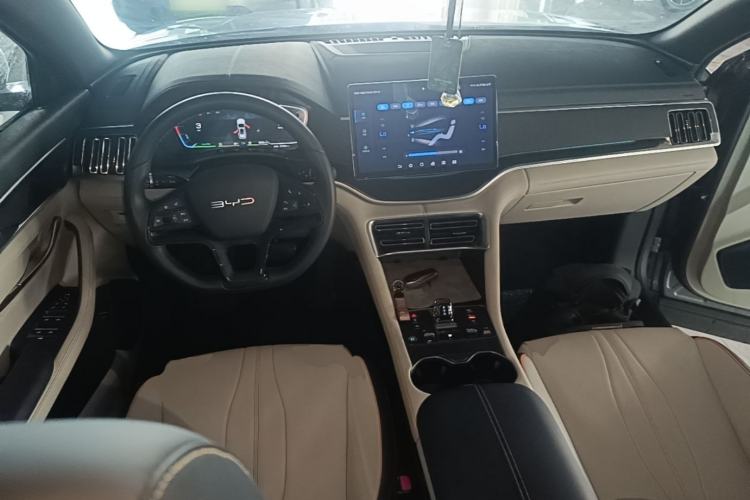 Used BYD Song PLUS New Energy 2023 Champion Edition DM-i 110KM Flagship Model Center Console