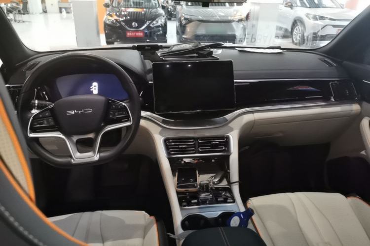 Used BYD Song PLUS New Energy 2023 Champion Edition DM-i 110KM Flagship Model Center Console