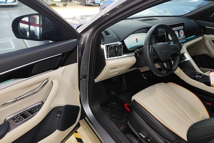 Used BYD Song PLUS New Energy 2023 Champion Edition DM-i 110KM Flagship Model Driver Seat