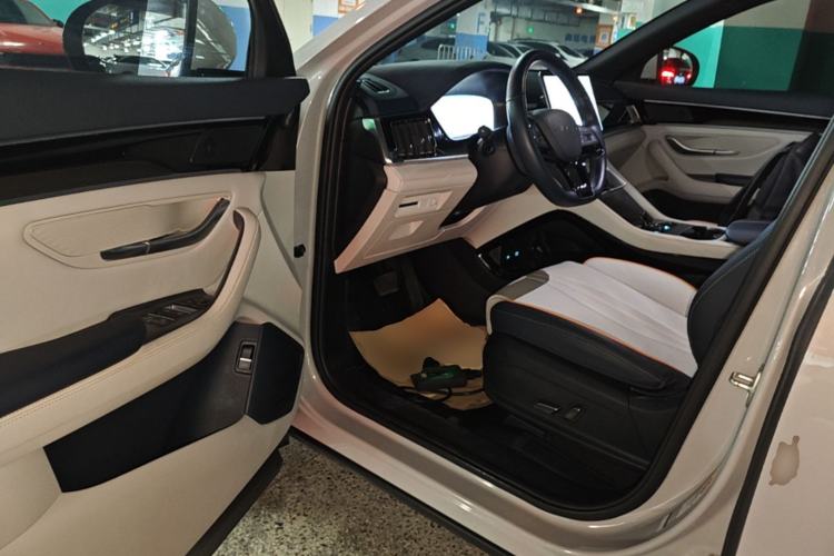 Used BYD Song PLUS New Energy 2023 Champion Edition DM-i 110KM Flagship Model Driver Seat