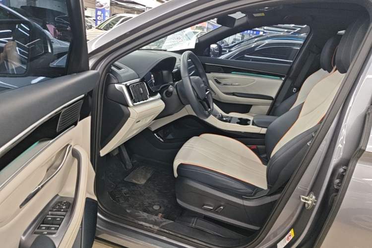 Used BYD Song PLUS New Energy 2023 Champion Edition DM-i 110KM Flagship Model Driver Seat