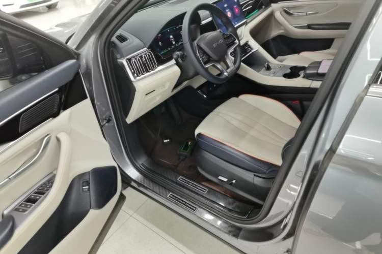 Used BYD Song PLUS New Energy 2023 Champion Edition DM-i 110KM Flagship PLUS Driver Seat