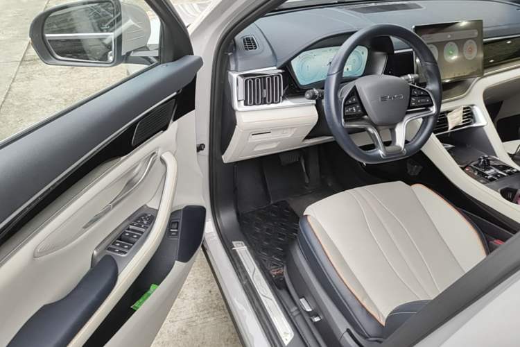 Used BYD Song PLUS New Energy 2023 Champion Edition EV 520KM Flagship Model Driver Seat
