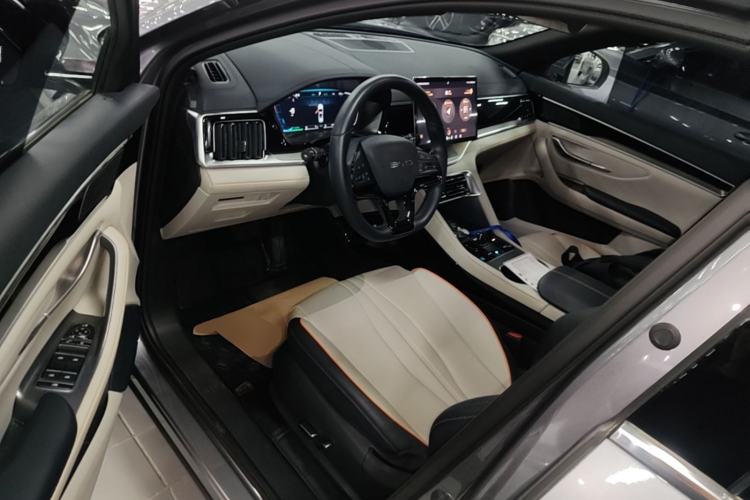 Used BYD Song PLUS New Energy 2023 Champion Edition DM-i 110KM Flagship Model Driver Seat