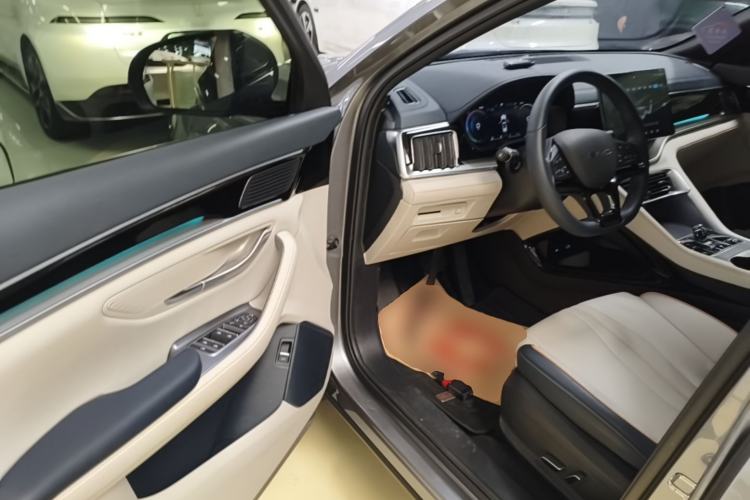 Used BYD Song PLUS New Energy 2023 Champion Edition DM-i 110KM Flagship Model Driver Seat