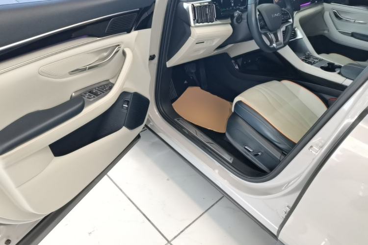 Used BYD Song PLUS New Energy 2023 Champion Edition DM-i 150KM Flagship PLUS Driver Seat