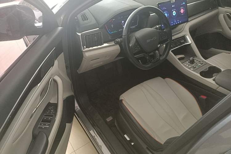 Used BYD Song PLUS New Energy 2023 Champion Edition EV 520KM Luxury Model Driver Seat