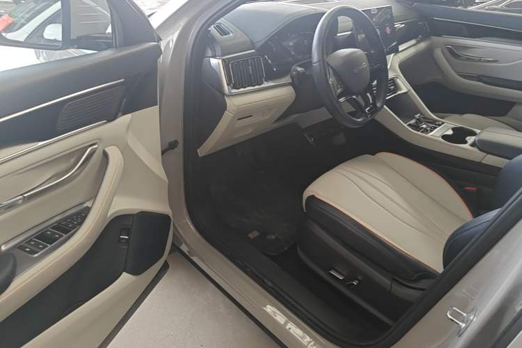 Used BYD Song PLUS New Energy 2023 Champion Edition DM-i 110KM Flagship Model Driver Seat