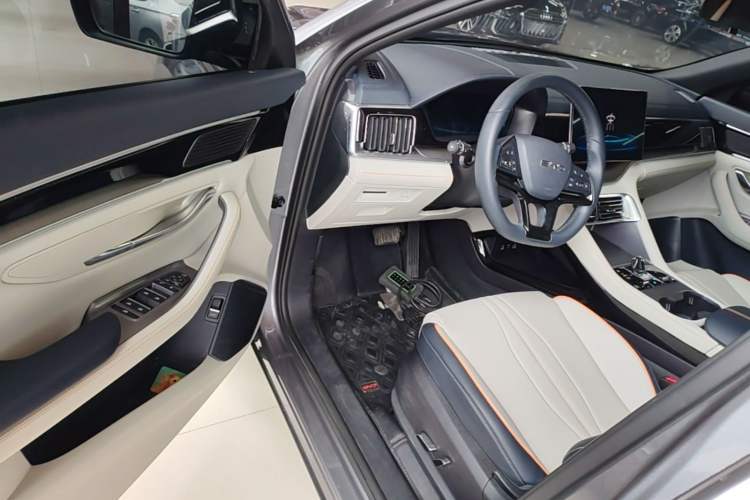 Used BYD Song PLUS New Energy 2023 Champion Edition DM-i 110KM Flagship Model Driver Seat