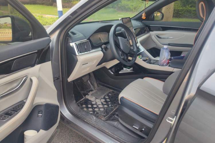 Used BYD Song PLUS New Energy 2023 Champion Edition DM-i 110KM Flagship Model Driver Seat