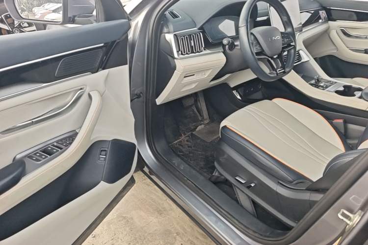 Used BYD Song PLUS New Energy 2023 Champion Edition DM-i 110KM Flagship Model Driver Seat