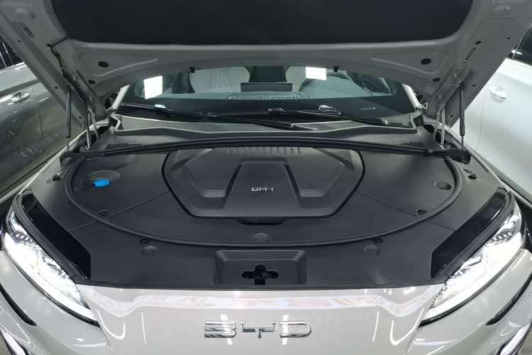 Used BYD Song PLUS New Energy 2023 Champion Edition DM-i 110KM Flagship PLUS Engine Bay
