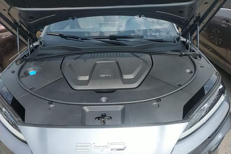 Used BYD Song PLUS New Energy 2023 Champion Edition DM-i 110KM Flagship PLUS Engine Bay