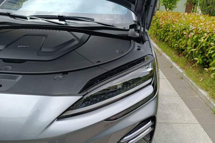Used BYD Song PLUS New Energy 2023 Champion Edition DM-i 110KM Flagship PLUS Engine Bay Left