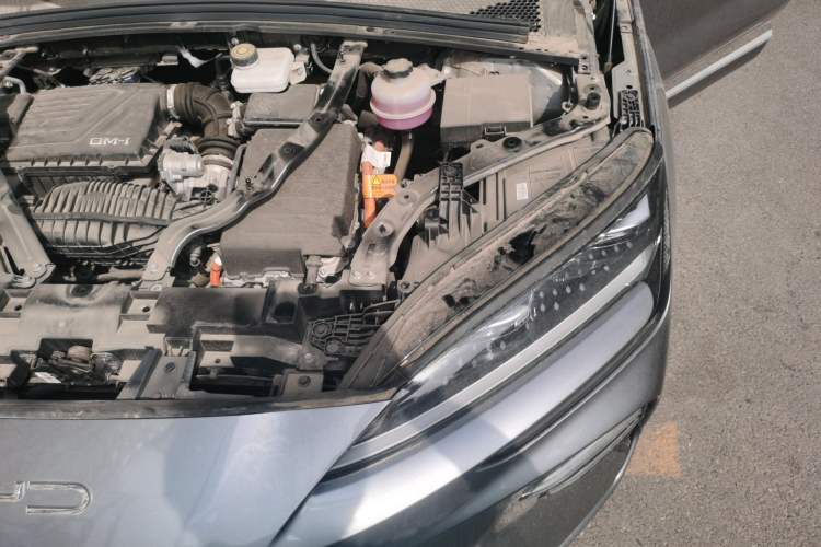 Used BYD Song PLUS New Energy 2023 Champion Edition DM-i 110KM Flagship Model Engine Bay Left