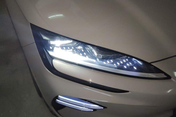 Used BYD Song PLUS New Energy 2023 Champion Edition EV 520KM Flagship Model Exterior 1