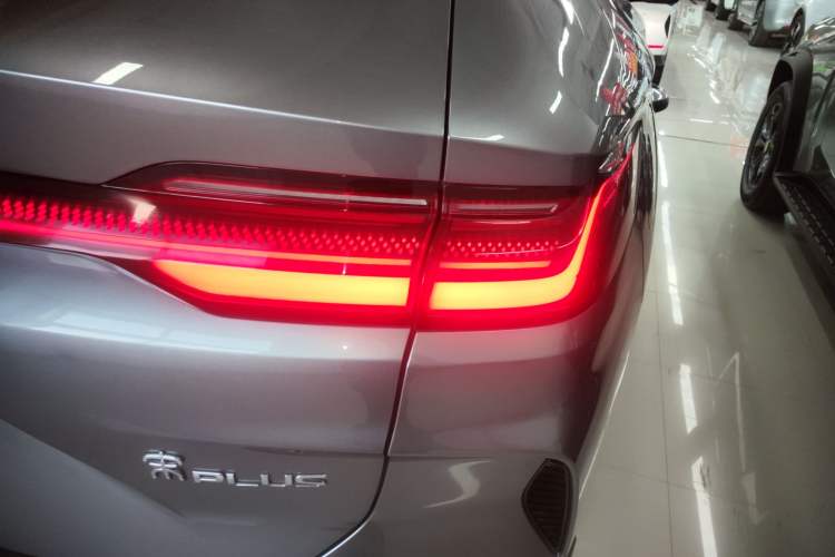 Used BYD Song PLUS New Energy 2023 Champion Edition DM-i 110KM Flagship PLUS Exterior 3