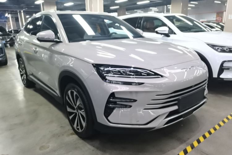 Used BYD Song PLUS New Energy 2023 Champion Edition DM-i 110KM Flagship PLUS Front Right 45 Deg